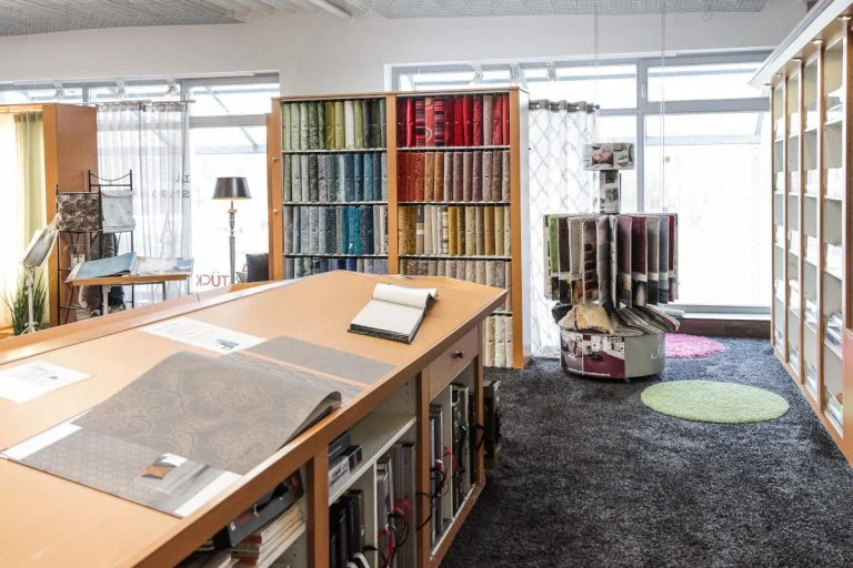 Auf dem Foto sehen Sie einen Teil der Ausstellung unseres Raumausstatter-Fachgeschäfts in Velen bei Borken